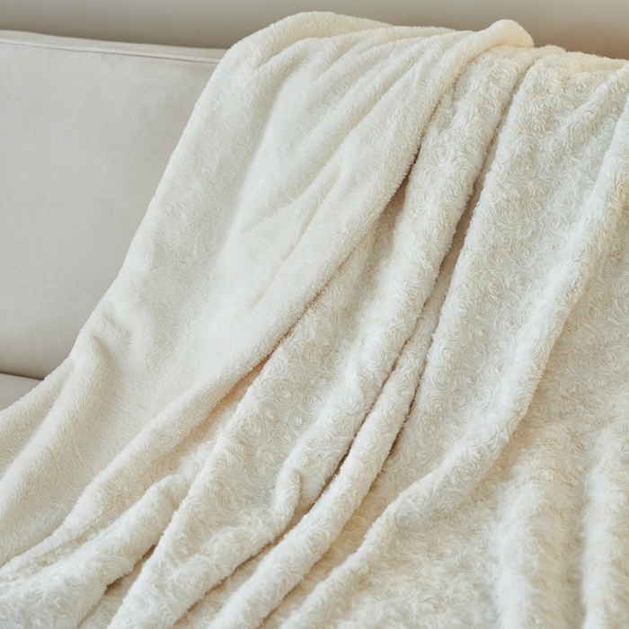 91家纺网 家纺一手货源 找家纺 秀色家纺 2025新款A类双面300g兔毛加厚冬季盖毯沙发毯子办公室午睡小绒毯 朵拉奶油白