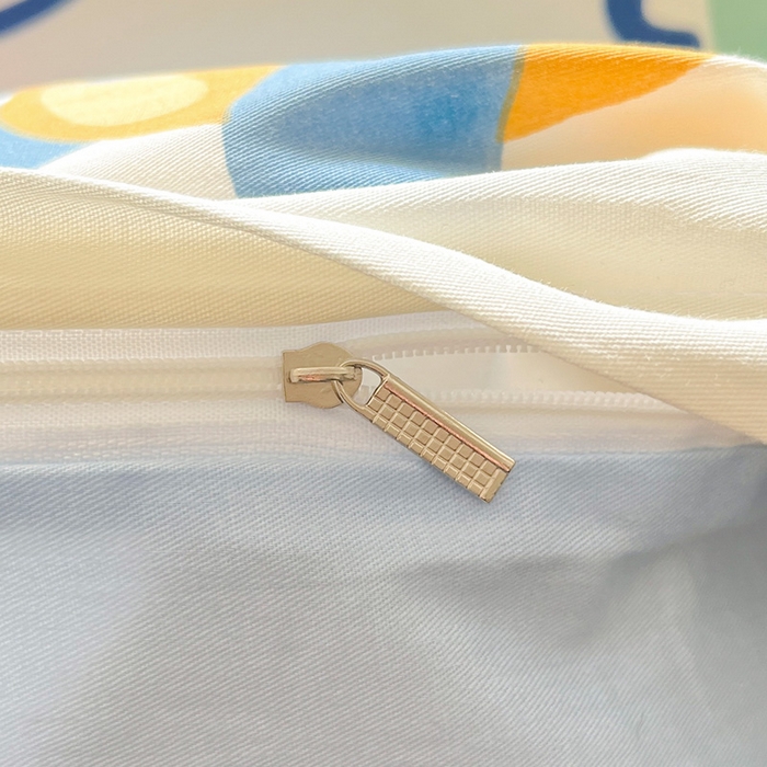 91家纺网 家纺一手货源 找家纺 绵庭家纺 2024新款全棉印花四件套 恐龙迎新会 蓝