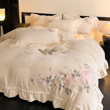 91家纺网 家纺一手货源 找家纺 （总）绒掌柜 2025新款冬季消光级柔滑细腻牛奶绒四件套-赫拉系列（品质有买家秀)  (独家整体版权）