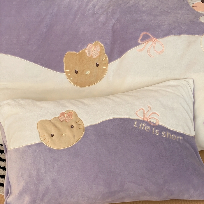 91家纺网 家纺一手货源 找家纺 朗莎家纺 2024新款230g高克重贴布绣牛奶绒四件套 kt猫