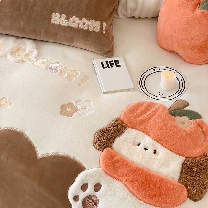 91家纺网 家纺一手货源 找家纺 朗莎家纺 2024新款230g高克重贴布绣牛奶绒四件套 萍果狗