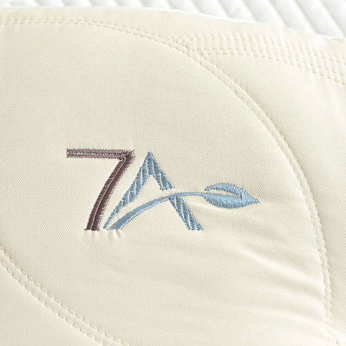 91家纺网 家纺一手货源 找家纺 佳尚枕芯 2024新款蚕丝乳胶护颈枕枕头枕芯 蚕丝乳胶枕米白