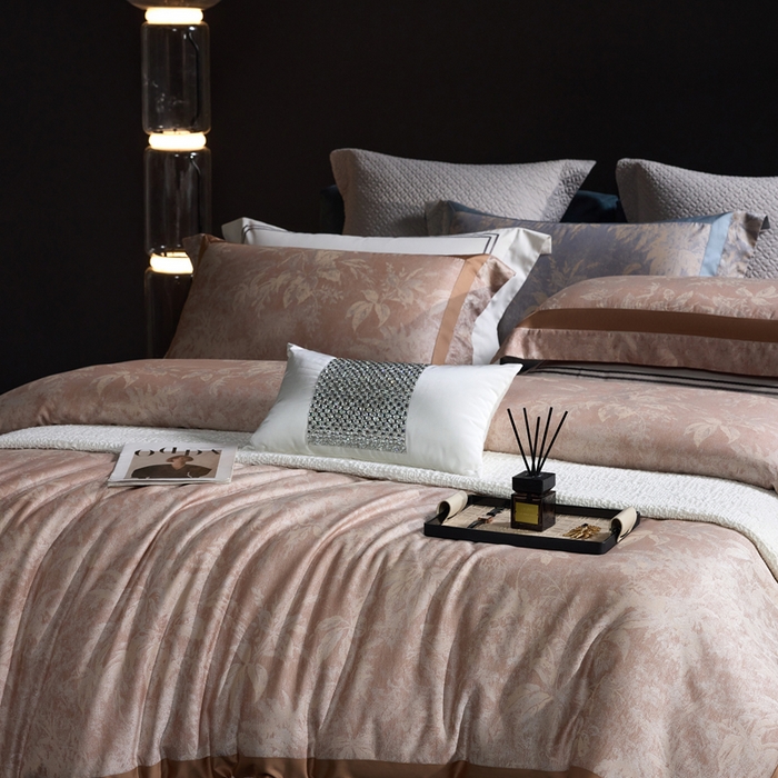 91家纺网 家纺一手货源 找家纺 榻尚家居 2024新款贡缎匹马棉色织大提花四件套 摩洛哥花园 香槟