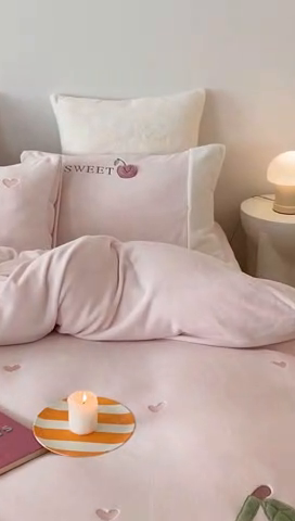 91家纺网 家纺一手货源 找家纺 朗莎家纺 2024新款230g高克重贴布绣牛奶绒四件套 水果派对