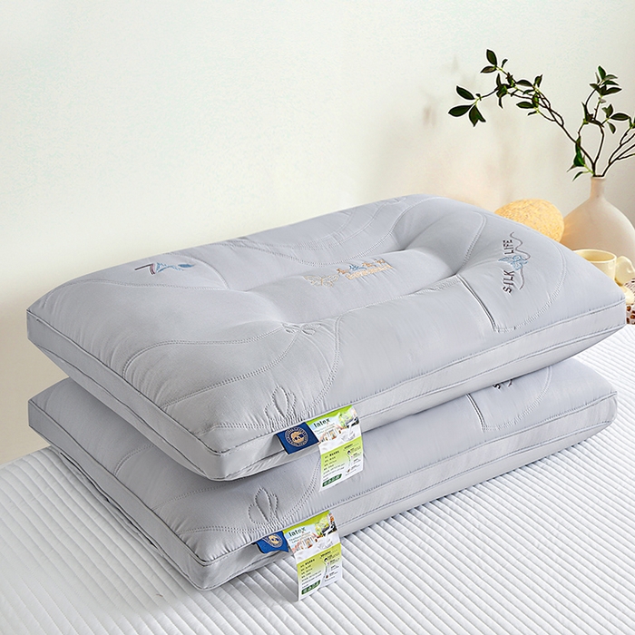 91家纺网 家纺一手货源 找家纺 佳尚枕芯 2024新款蚕丝乳胶护颈枕枕头枕芯 蚕丝乳胶枕灰色