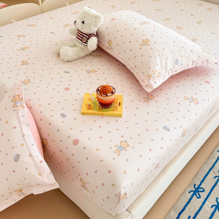 91家纺网 家纺一手货源 找家纺 绵庭家纺 2025新款全棉印花单床笠系列 泡泡小熊粉