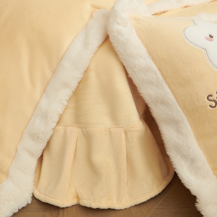 91家纺网 家纺一手货源 找家纺 黛舒家居 2024新款亲肤舒适高克重牛奶绒贴布绣四件套 星空黄