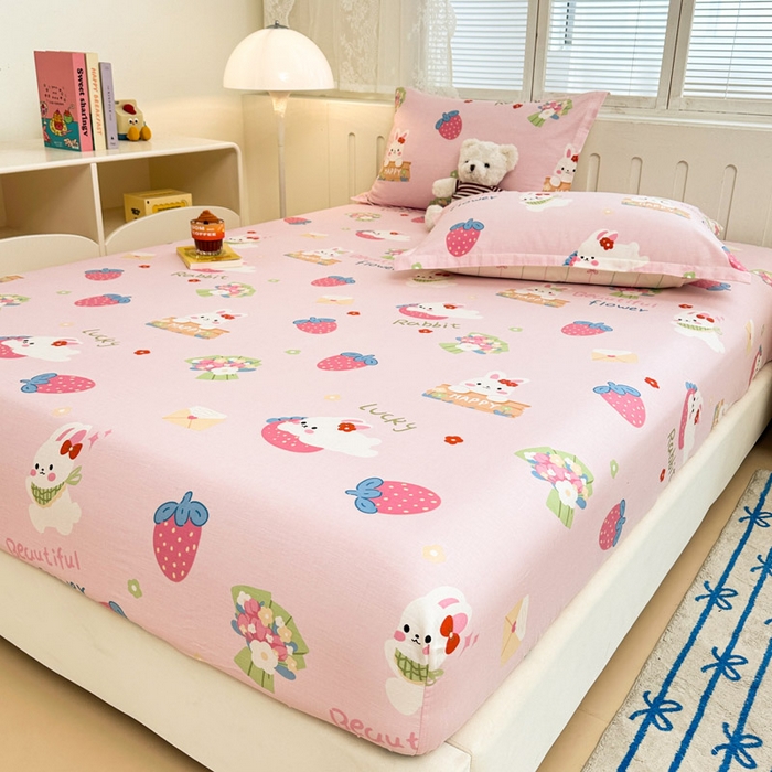 91家纺网 家纺一手货源 找家纺 绵庭家纺 2025新款全棉印花单床笠系列 奇趣欢乐园-粉