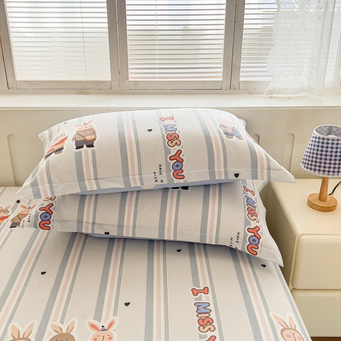 91家纺网 家纺一手货源 找家纺 绵庭家纺 2025新款全棉印花单枕套系列 森岛精灵