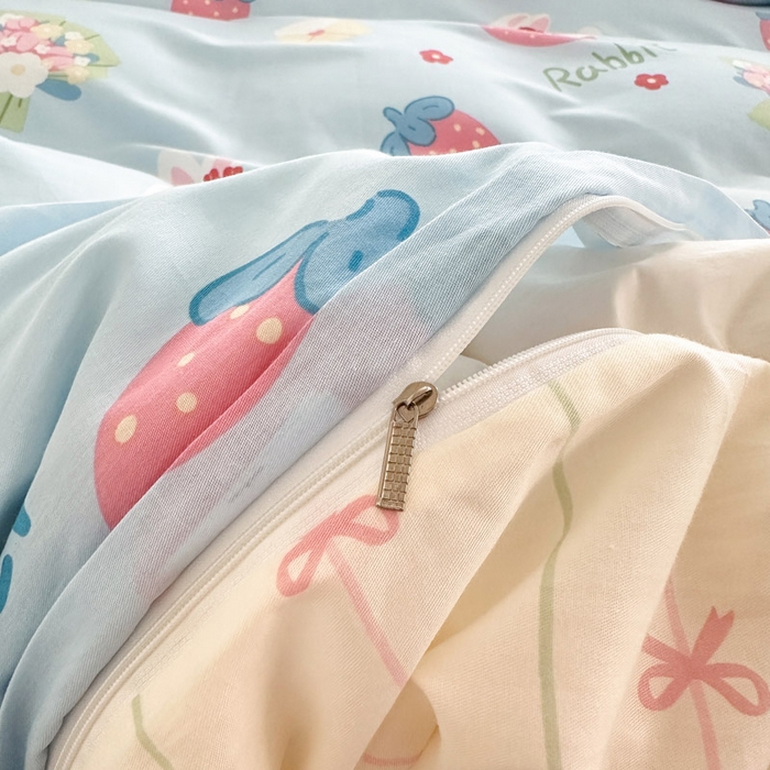 91家纺网 家纺一手货源 找家纺 绵庭家纺 2025新款全棉印花四件套系列 奇趣欢乐园-蓝