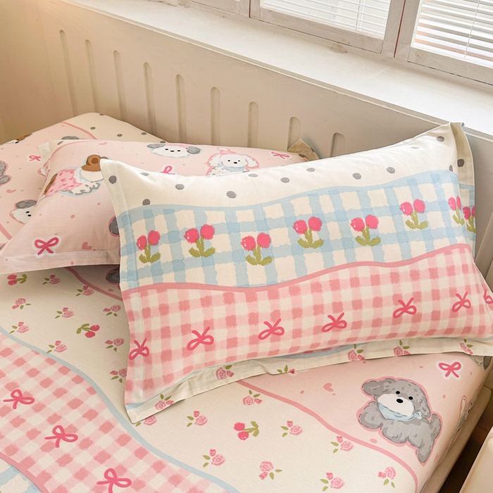 91家纺网 家纺一手货源 找家纺 绵庭家纺 2025新款全棉印花单枕套系列 甜心樱桃狗