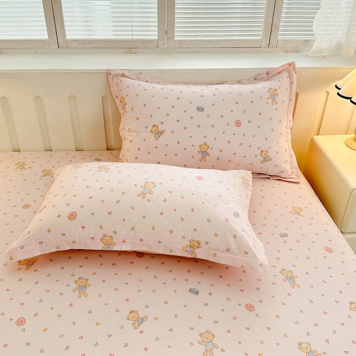 91家纺网 家纺一手货源 找家纺 绵庭家纺 2025新款全棉印花四件套系列 泡泡小熊-粉