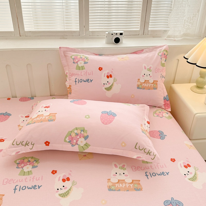 91家纺网 家纺一手货源 找家纺 绵庭家纺 2025新款全棉印花四件套系列 奇趣欢乐园-粉