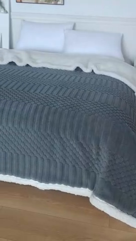 91家纺网 家纺一手货源 找家纺 巴木赫 2024新款舒棉绒点点塔芙绒双层羊羔绒毯 深灰