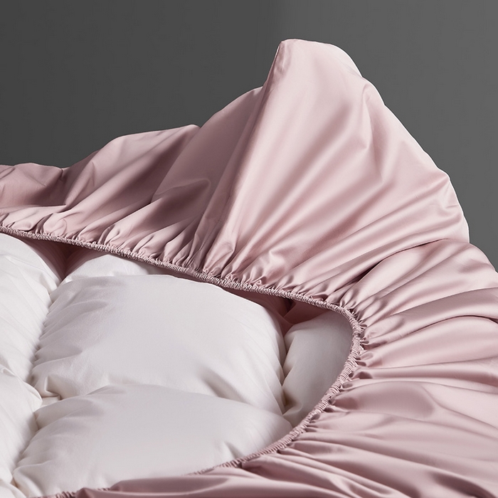 91家纺网 家纺一手货源 找家纺 轩和家居 2024新款A类70支长绒棉床笠 画眉粉