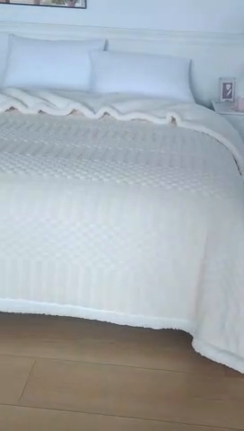 91家纺网 家纺一手货源 找家纺 巴木赫 2024新款舒棉绒点点塔芙绒双层羊羔绒毯 米白