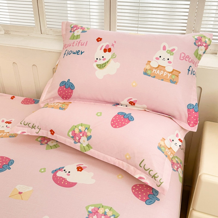 91家纺网 家纺一手货源 找家纺 绵庭家纺 2025新款全棉印花单枕套系列 奇趣欢乐园-粉