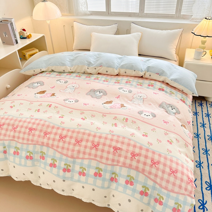 91家纺网 家纺一手货源 找家纺 绵庭家纺 2025新款全棉印花单被套系列 甜心樱桃狗