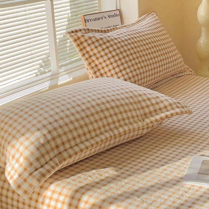 91家纺网 家纺一手货源 找家纺 恬澳家纺 2025新款暖阳牛奶绒枕套 暖阳-奶咖格