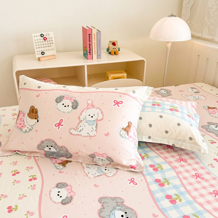 91家纺网 家纺一手货源 找家纺 绵庭家纺 2025新款全棉印花单枕套系列 甜心樱桃狗