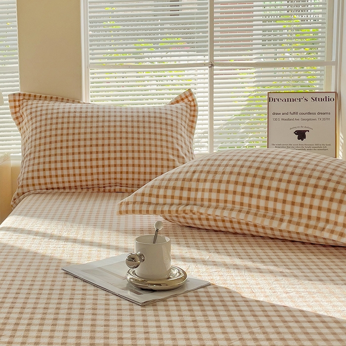 91家纺网 家纺一手货源 找家纺 恬澳家纺 2025新款暖阳牛奶绒枕套 暖阳-奶咖格