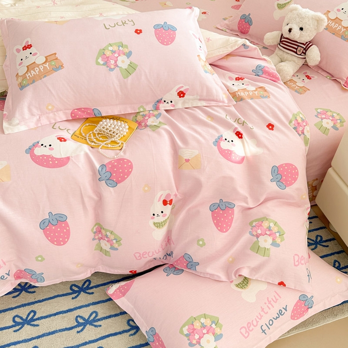 91家纺网 家纺一手货源 找家纺 绵庭家纺 2025新款全棉印花四件套系列 奇趣欢乐园-粉