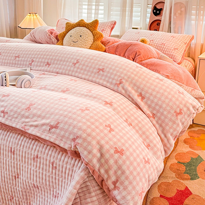 91家纺网 家纺一手货源 找家纺 喜居 2024新款宝宝牛奶绒印花单被套 恬梦粉粉