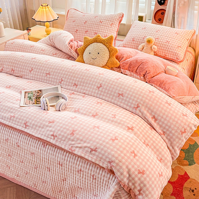 91家纺网 家纺一手货源 找家纺 喜居 2024新款宝宝牛奶绒印花单被套 恬梦粉粉