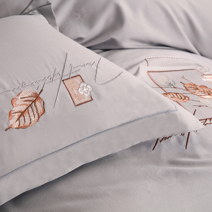 91家纺网 家纺一手货源 找家纺 金纱玉纺家纺 2024新款素色加厚公艺绣花四件套 叶香风暖-棕灰