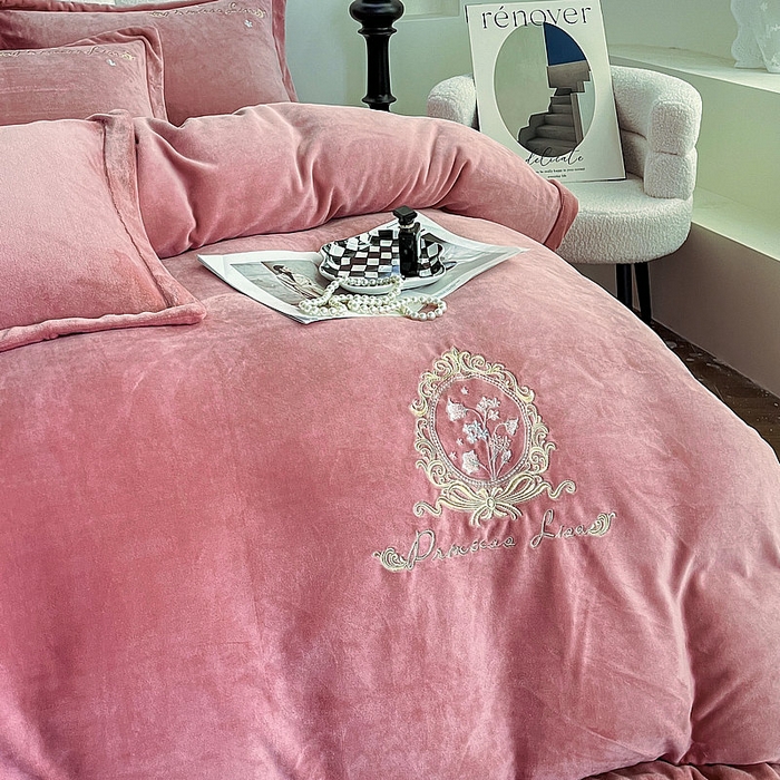 91家纺网 家纺一手货源 找家纺 （总）眠优居 2024牛奶棉宽边刺绣四件套牛奶绒法莱绒宝宝绒套件