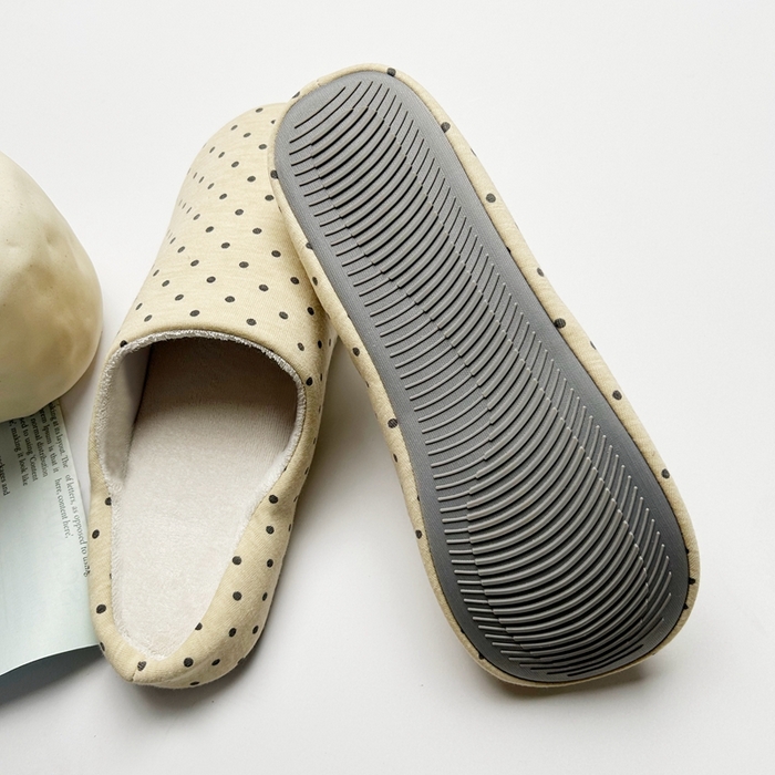 91家纺网 家纺一手货源 找家纺 （总）南通盟生鞋业有限公司 2024新款日式可爱圆点包头静音软底秋冬防滑舒适家居拖鞋