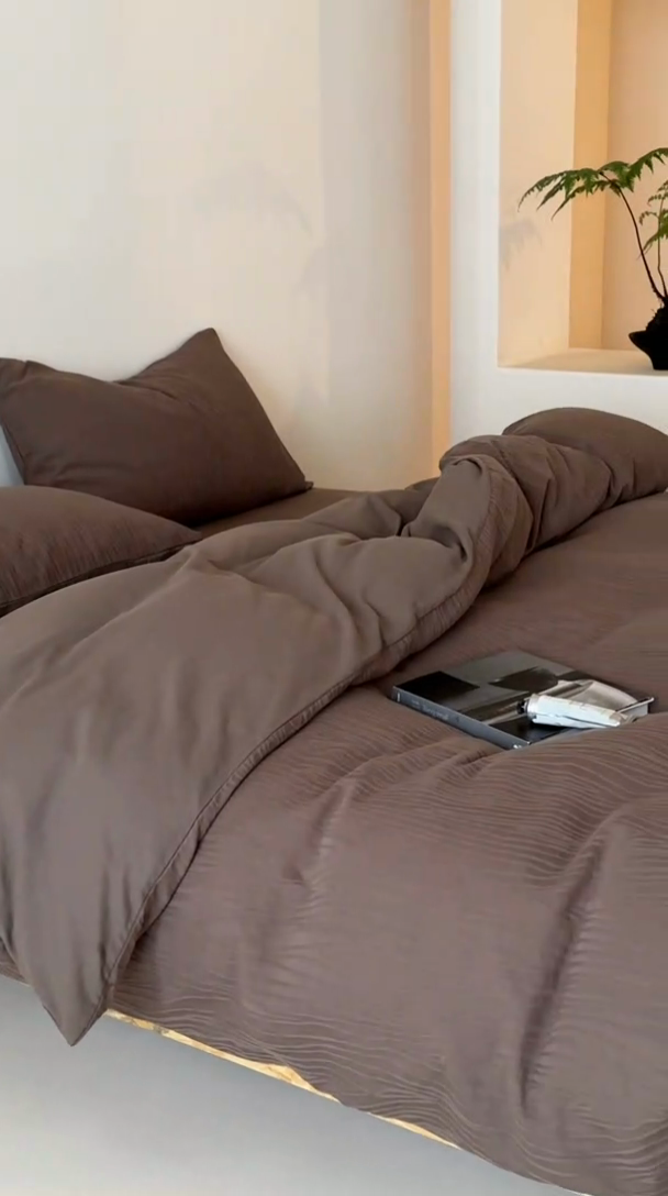 91家纺网 家纺一手货源 找家纺 梦享生活家居 2024新款全棉提花树皮纹系列四件套 提花树皮纹-巧克力