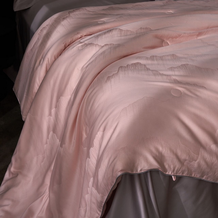 91家纺网 家纺一手货源 找家纺 朴罗 （ 原岚图） 2024新款臻品色织蚕丝大豆被含礼盒包装  粉色