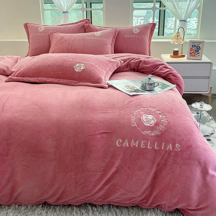 91家纺网 家纺一手货源 找家纺 （总）眠优居 商2024牛奶绒四件套秋冬季加厚珊瑚绒高级感刺绣直播爆款