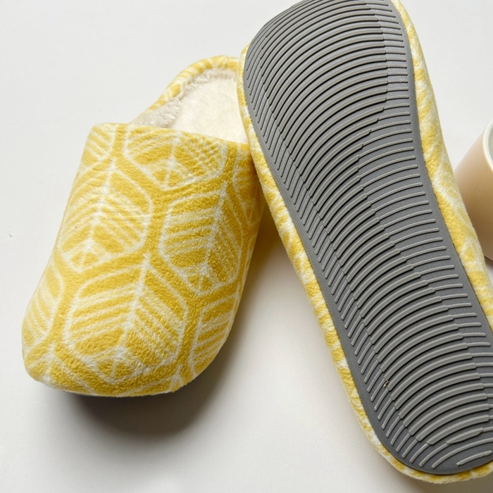 91家纺网 家纺一手货源 找家纺 （总）南通盟生鞋业有限公司 2024新款日式毛绒款包头静音软底秋冬防滑舒适家居拖鞋