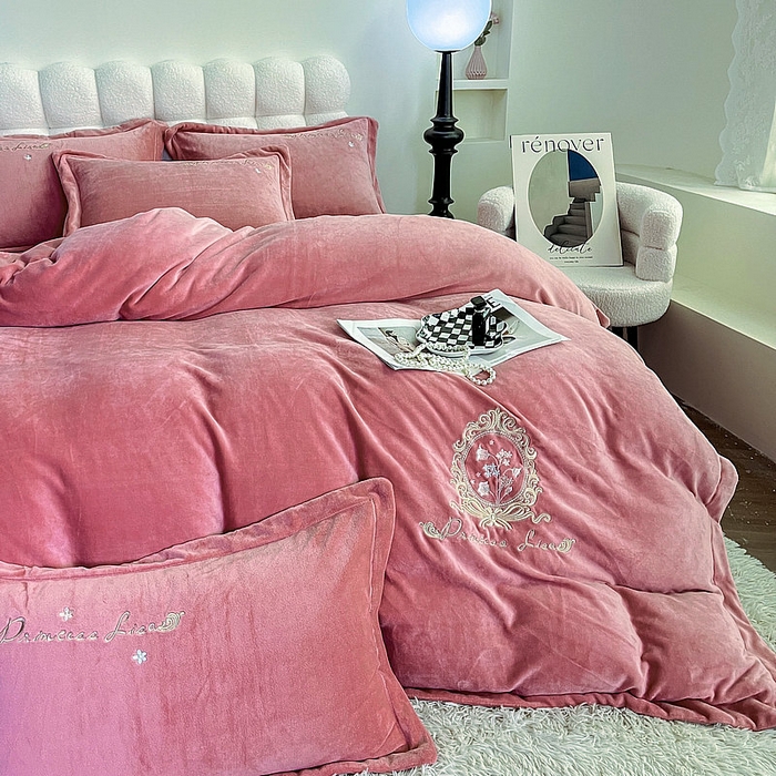 91家纺网 家纺一手货源 找家纺 （总）眠优居 2024牛奶棉宽边刺绣四件套牛奶绒法莱绒宝宝绒套件