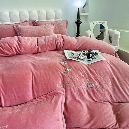 91家纺网 家纺一手货源 找家纺 （总）眠优居 2024牛奶棉宽边刺绣四件套牛奶绒法莱绒宝宝绒套件