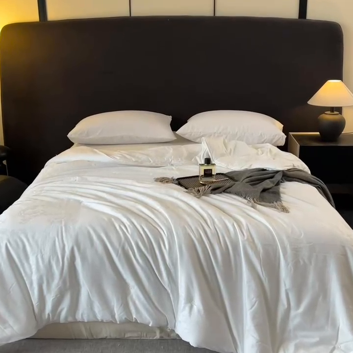 91家纺网 家纺一手货源 找家纺 龙图家纺 2024新款80支全棉贡缎蚕丝被-玉如意 玉如意-白色