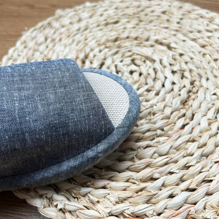 91家纺网 家纺一手货源 找家纺 （总）南通盟生鞋业有限公司 2024新款日式素色TPR防滑静音软底棉麻四季室内家居开口拖鞋