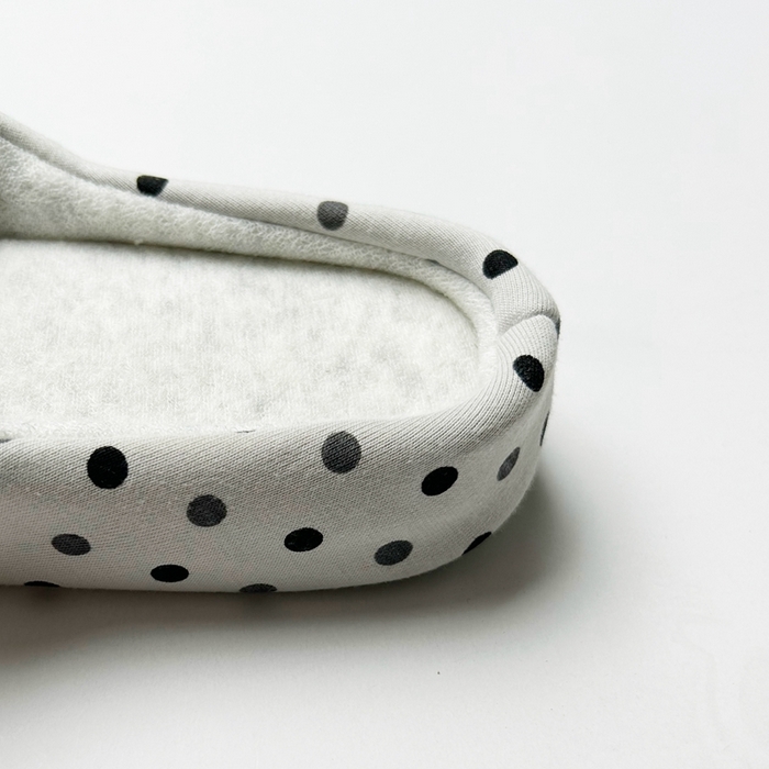 91家纺网 家纺一手货源 找家纺 （总）南通盟生鞋业有限公司 2024新款日式可爱圆点包头静音软底秋冬防滑舒适家居拖鞋