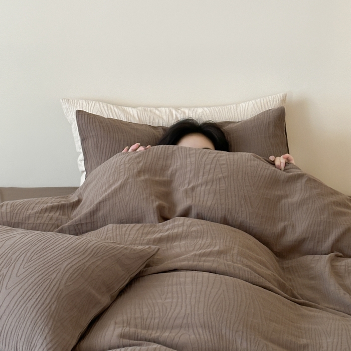 91家纺网 家纺一手货源 找家纺 梦享生活家居 2024新款全棉提花树皮纹系列四件套 提花树皮纹-巧克力