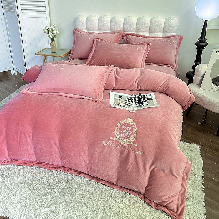 91家纺网 家纺一手货源 找家纺 （总）眠优居 2024牛奶棉宽边刺绣四件套牛奶绒法莱绒宝宝绒套件