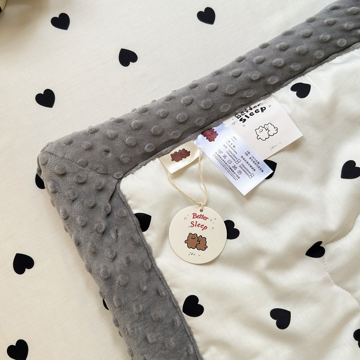 91家纺网 家纺一手货源 找家纺 星期八 2024新款复古碎花全棉豆豆被 爱心