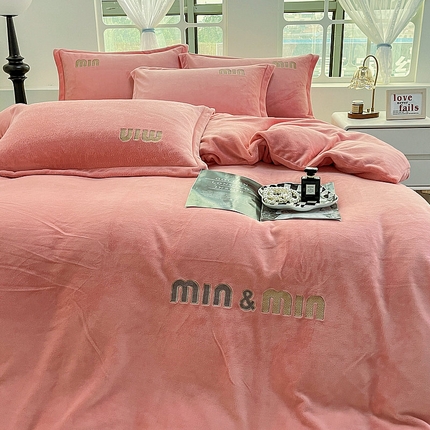 91家纺网 家纺一手货源 找家纺 （总）眠优居 商2024牛奶绒四件套秋冬季加厚珊瑚绒高级感刺绣直播爆款