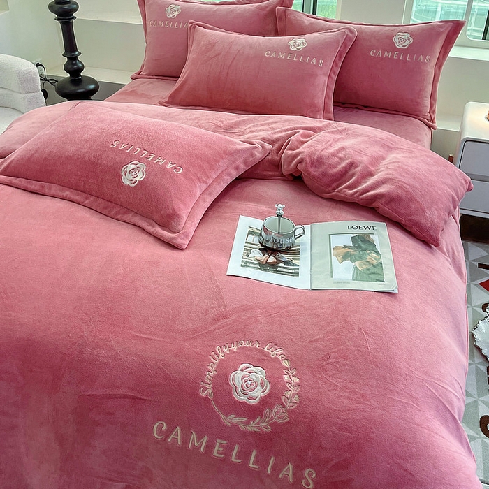 91家纺网 家纺一手货源 找家纺 （总）眠优居 商2024牛奶绒四件套秋冬季加厚珊瑚绒高级感刺绣直播爆款