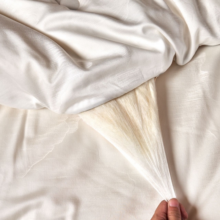 91家纺网 家纺一手货源 找家纺 朴罗 （ 原岚图） 2024新款臻品色织蚕丝大豆被含礼盒包装  白色