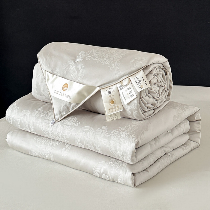 91家纺网 家纺一手货源 找家纺 龙图家纺 2024新款80支全棉贡缎蚕丝被-玉如意 玉如意-灰色