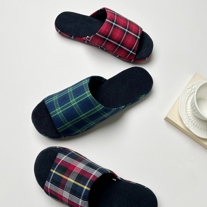 91家纺网 家纺一手货源 找家纺 （总）南通盟生鞋业有限公司 2024新款日式开口经典色织格子配毛巾布TPR复布静音防滑大底家居拖鞋
