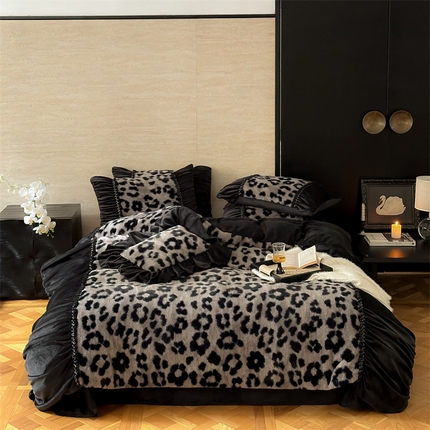 2024新款兔兔绒牛奶绒四件套-谜踪 谜踪-灰