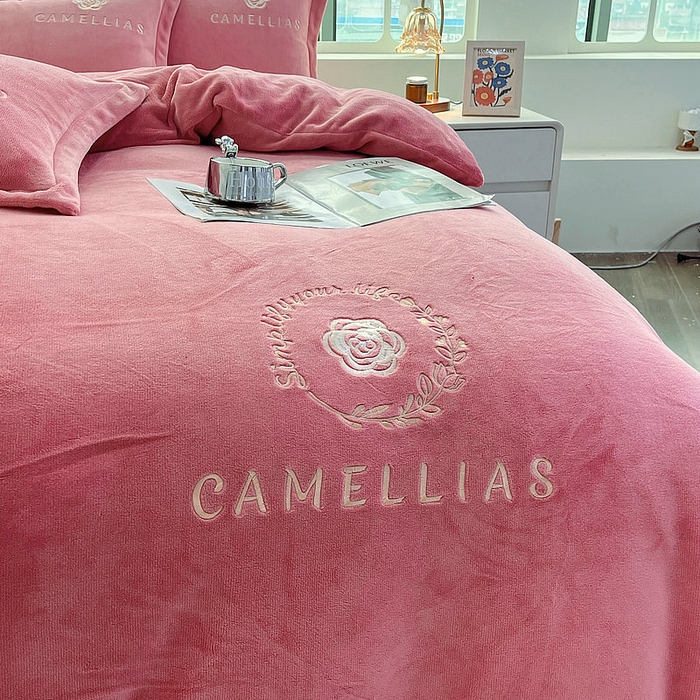 91家纺网 家纺一手货源 找家纺 （总）眠优居 商2024牛奶绒四件套秋冬季加厚珊瑚绒高级感刺绣直播爆款